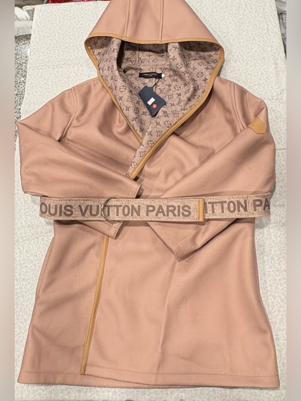 Unbranded Mauve Pink Hooded Wrap Coat with Monogram Lining and Belt - Size L